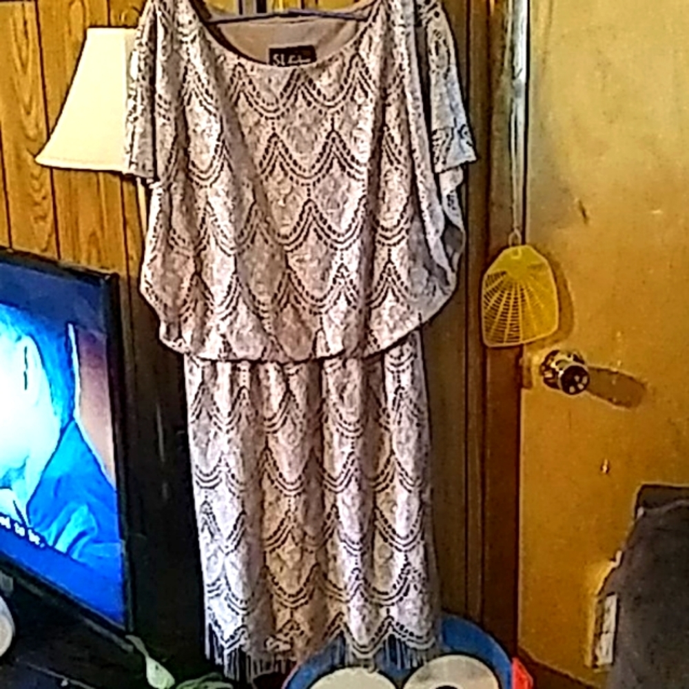 SL fashions size 8 evening gown